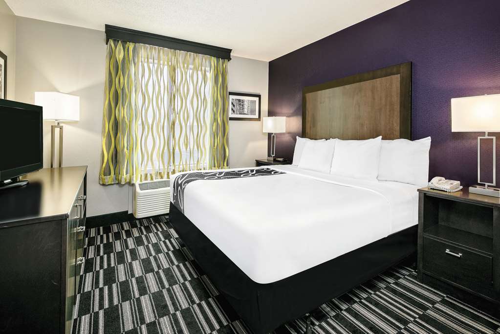 La Quinta Inn Suites Houston North Spring - photo 18