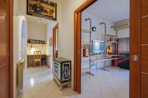 Hostme Luminoso Appartamento Metro Marconi — 4-Star Luxury Hotel in Rome, Italy