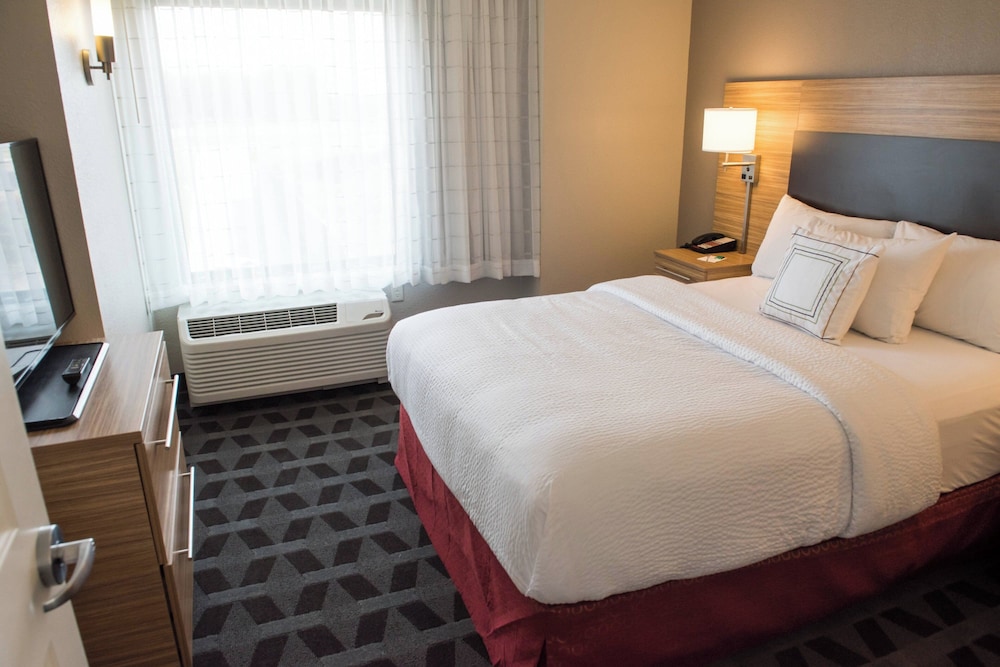 TownePlace Suites by Marriott Battle Creek - photo 10