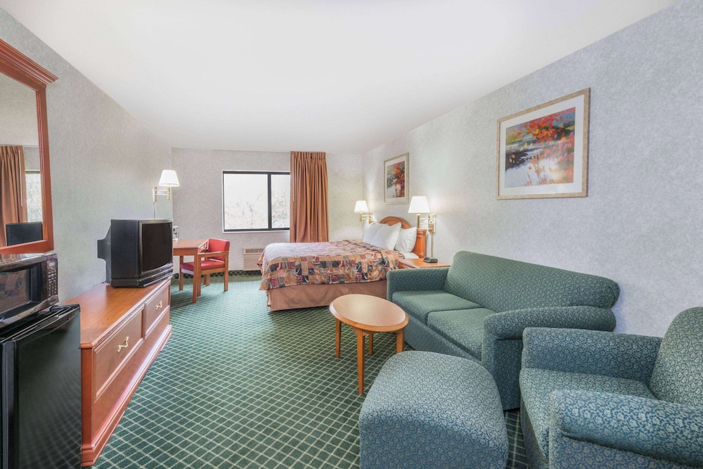 Days Inn by Wyndham Topeka - photo 19