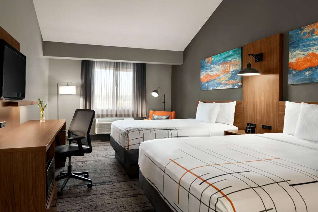 La Quinta Inn & Suites by Wyndham Salem OR - photo 20