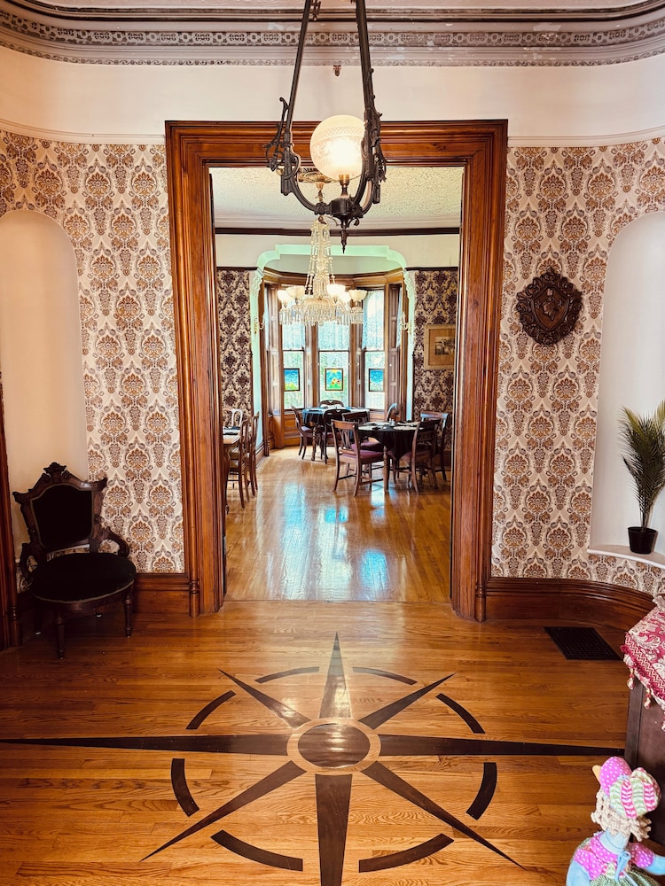 Limestone Mansion - photo 27
