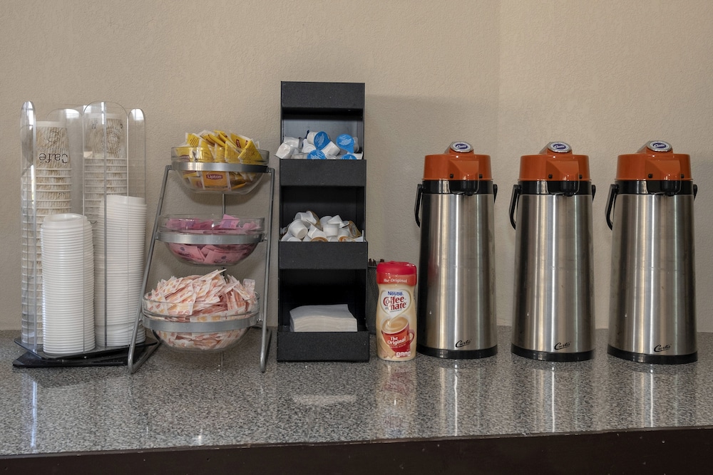 Red Roof Inn Warrenton - photo 2