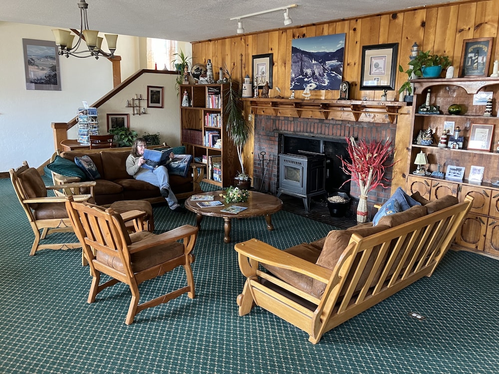 Florence Lighthouse Inn - photo 6