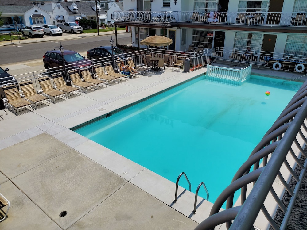 Ivan Hoe Motel - photo 27