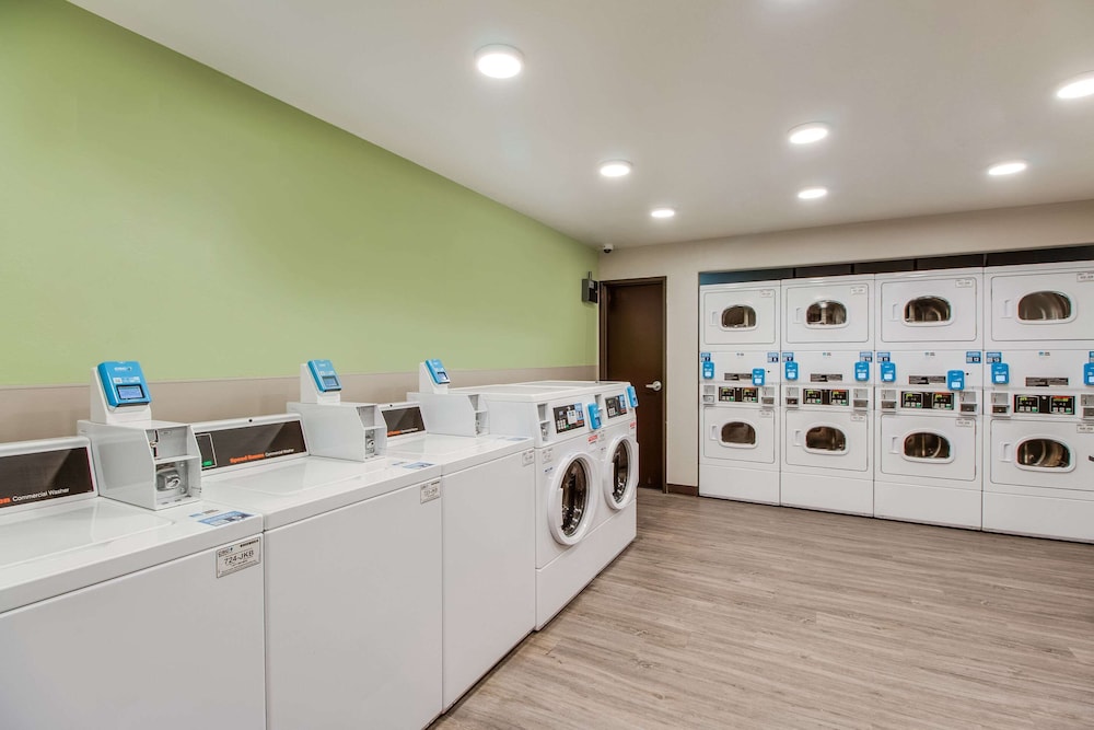 WoodSpring Suites Bakersfield Airport - photo 21