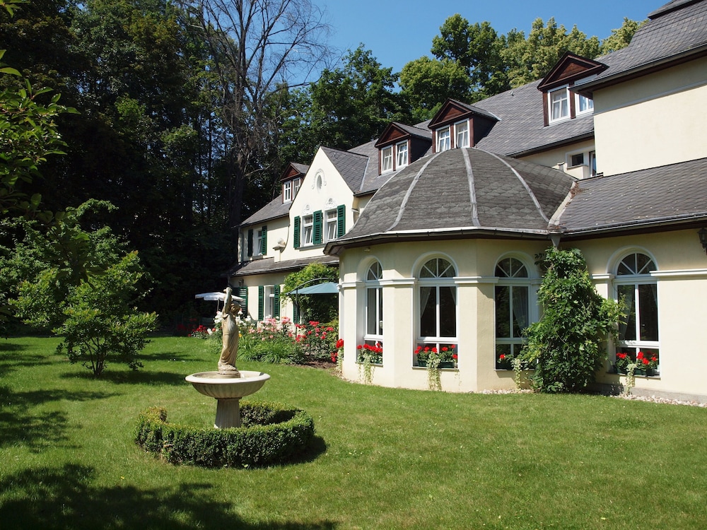 Hotel Bellevue Schmölln — hotel in Schmoelln