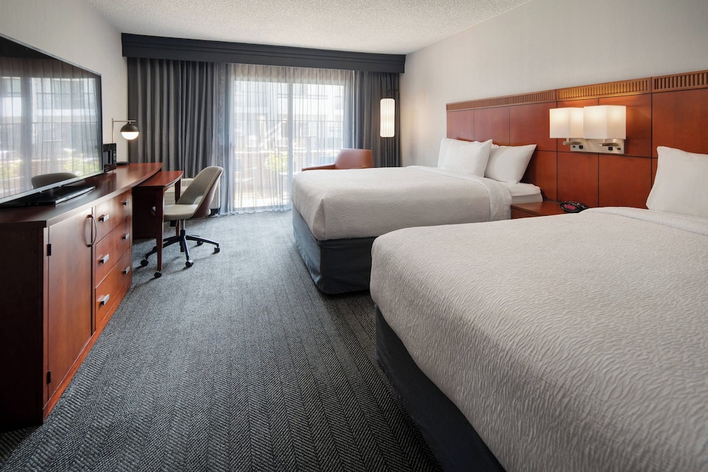 Courtyard by Marriott Fresno - photo 6