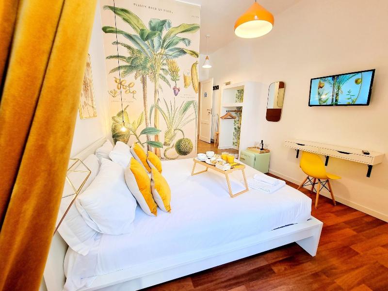 Napoli Tree Lungomare — 4-Star Luxury Hotel in Naples, Italy