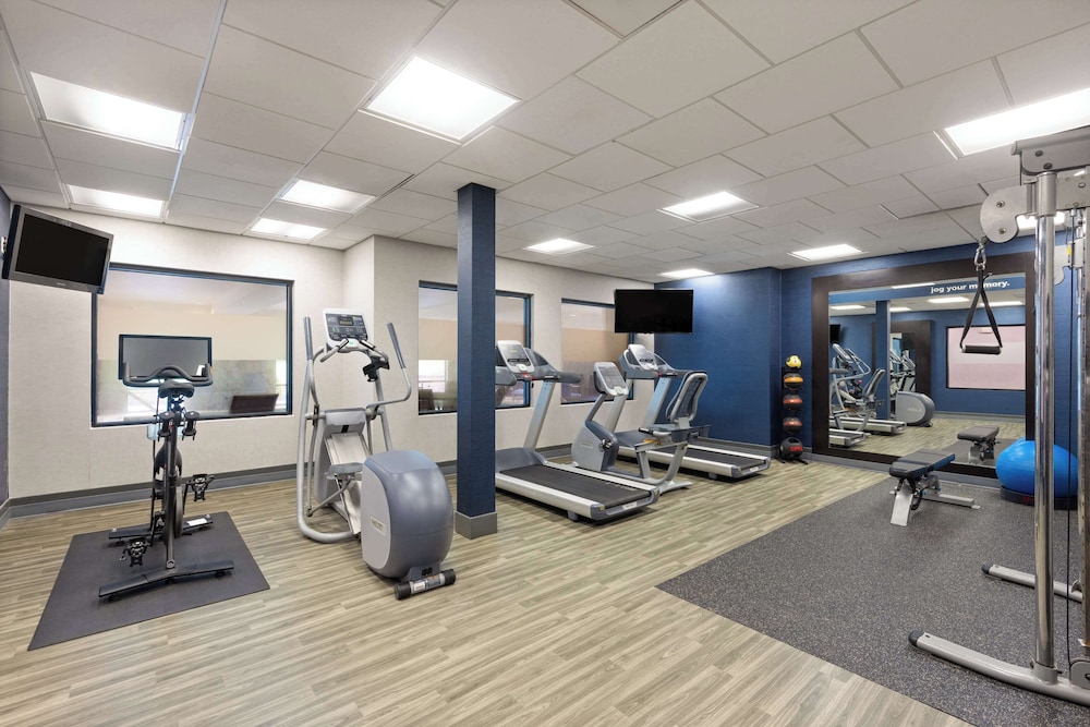 Hampton Inn & Suites Harrisburg North - photo 34