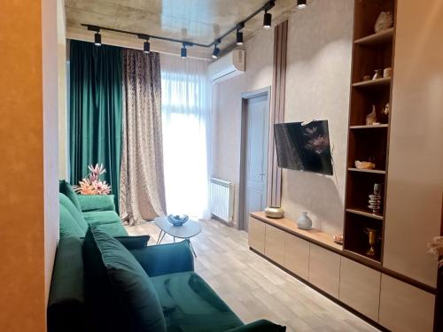 1 BR Apartment in Isani