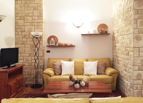 Casa Vacanze Moneglia 2 Camere Con Terrazza Nel Verde — 4-Star Luxury Hotel in Moneglia, Italy