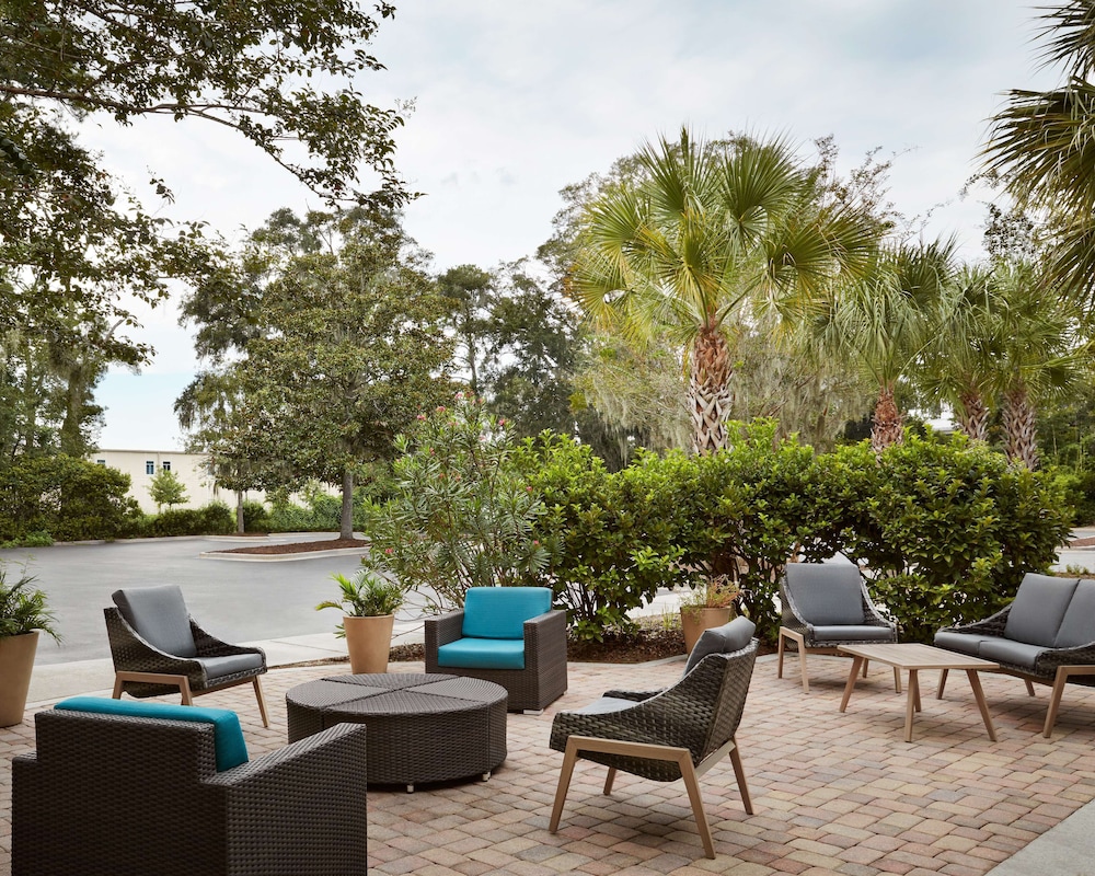 Hilton Garden Inn Beaufort - photo 30