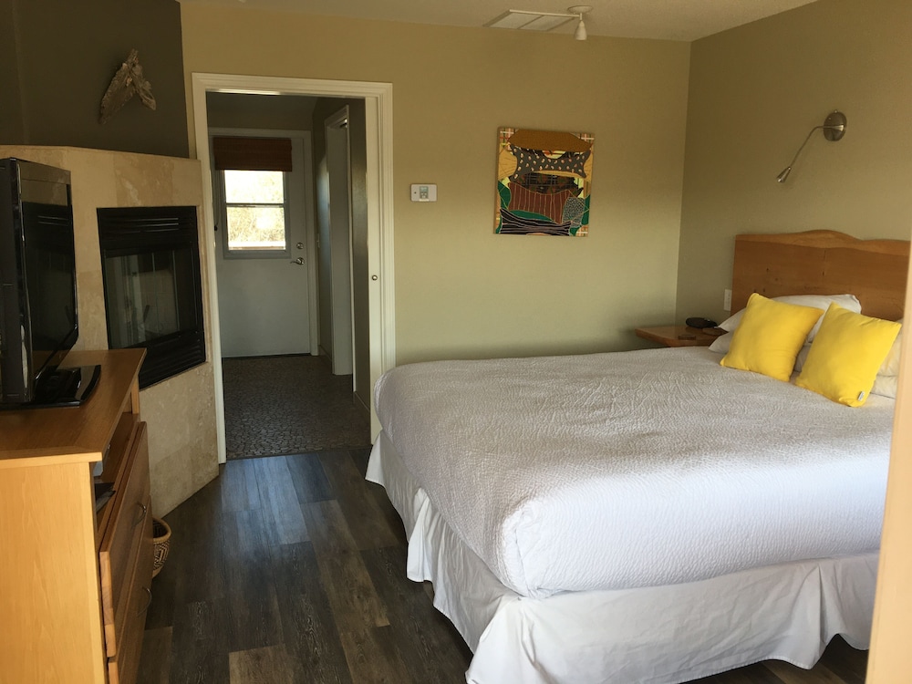 Cambria Shores Inn - photo 9
