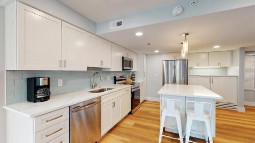 1102 Villamare in Hilton Head Island, United States