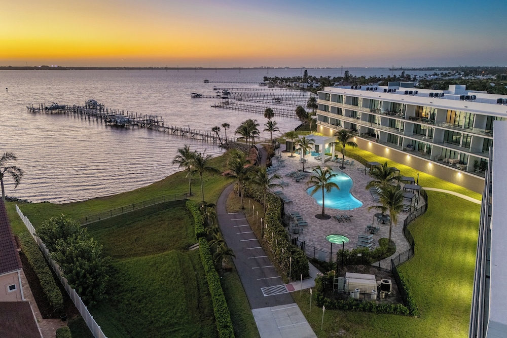 Villatel At Harbor Island Beach Club — Melbourne Beach