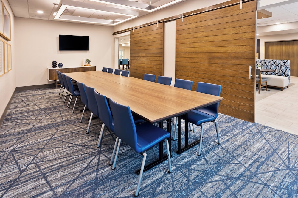 Holiday Inn Express Columbus Northeast - photo 41