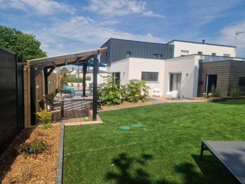 La Perouse - carbon neutral hotel in Binic