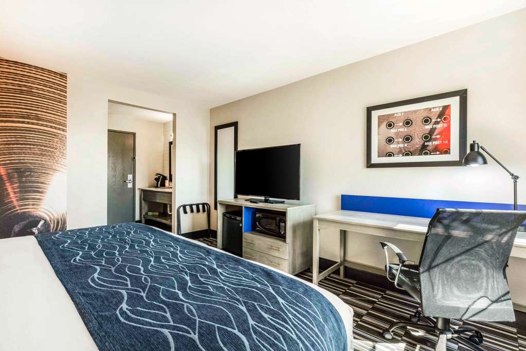 Comfort Inn Memphis Airport West - photo 16
