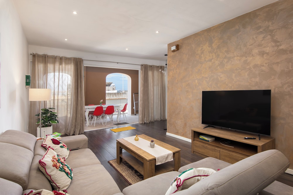 Spacious Luxury 3BR Apartment with Terrace & Open Views Zurrieq close to sea — 4-Star Luxury Hotel in Zurrieq, Malta