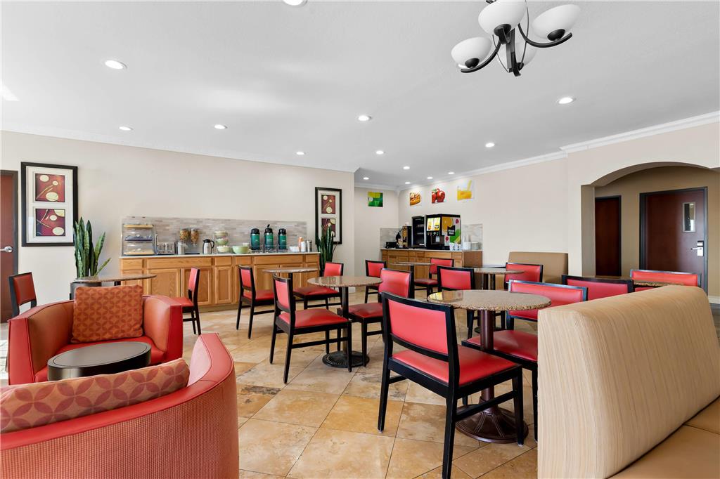 Quality Inn & Suites McAlester on Hwy 69 - photo 33