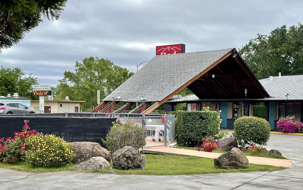 Red Bluff Inn - featured photo