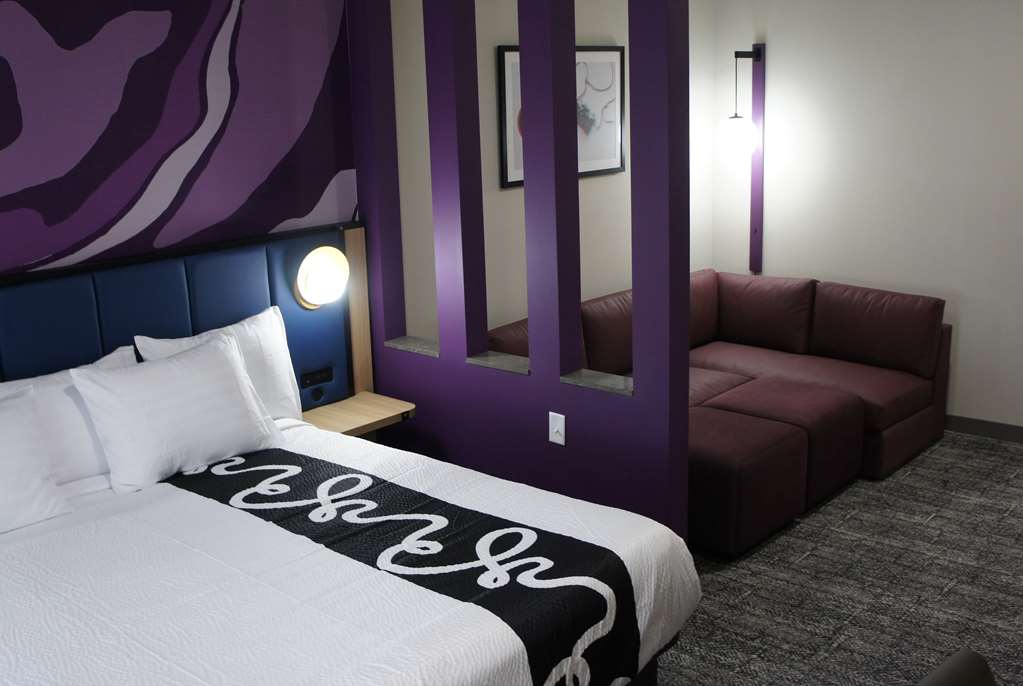 La Quinta Inn & Suites by Wyndham Memphis East - photo 9