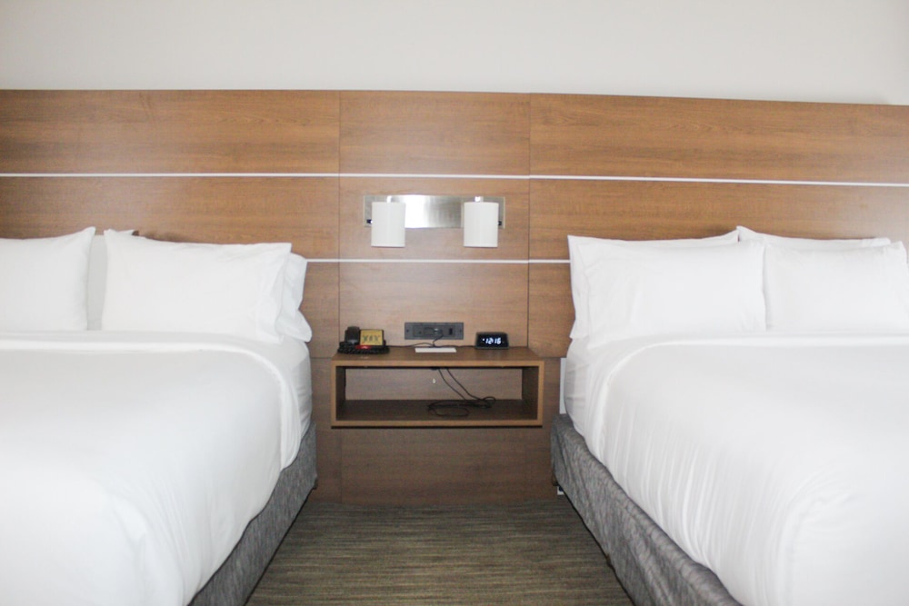 Holiday Inn Express & Suites Martinsville by IHG - photo 8