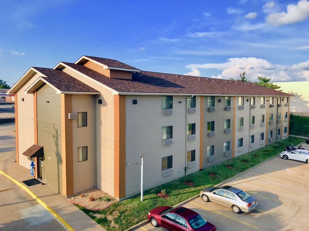 Econo Lodge Quincy - photo 15