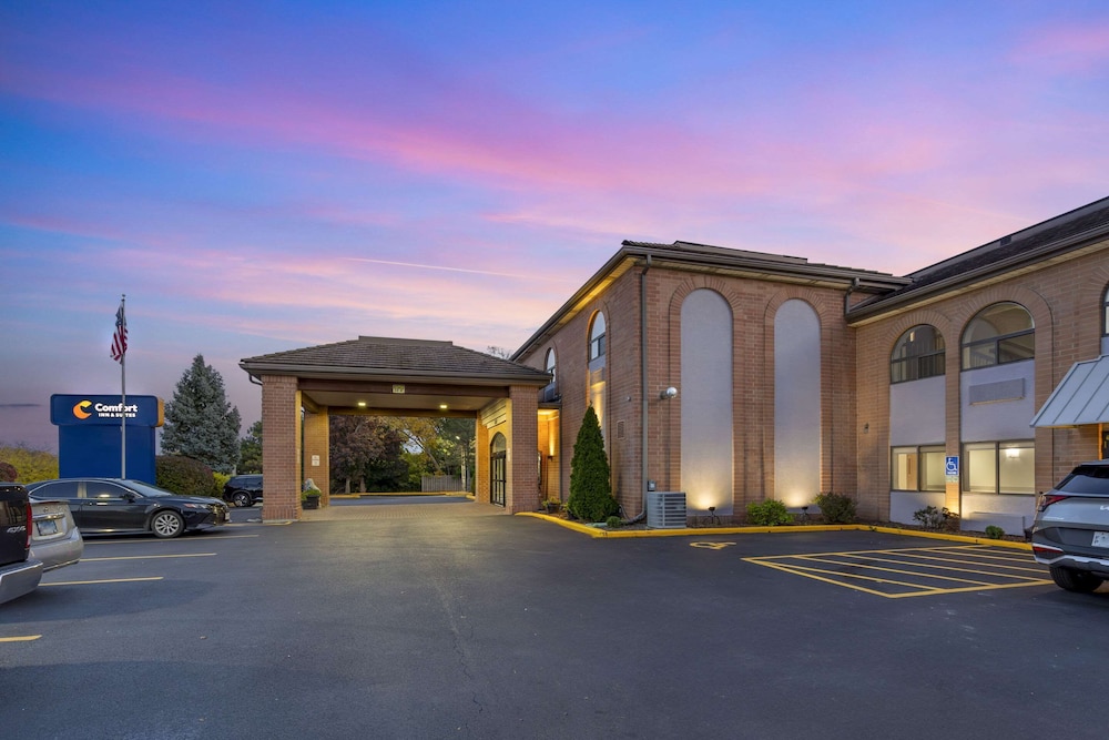Comfort Inn & Suites Mundelein Vernon Hills - photo 32