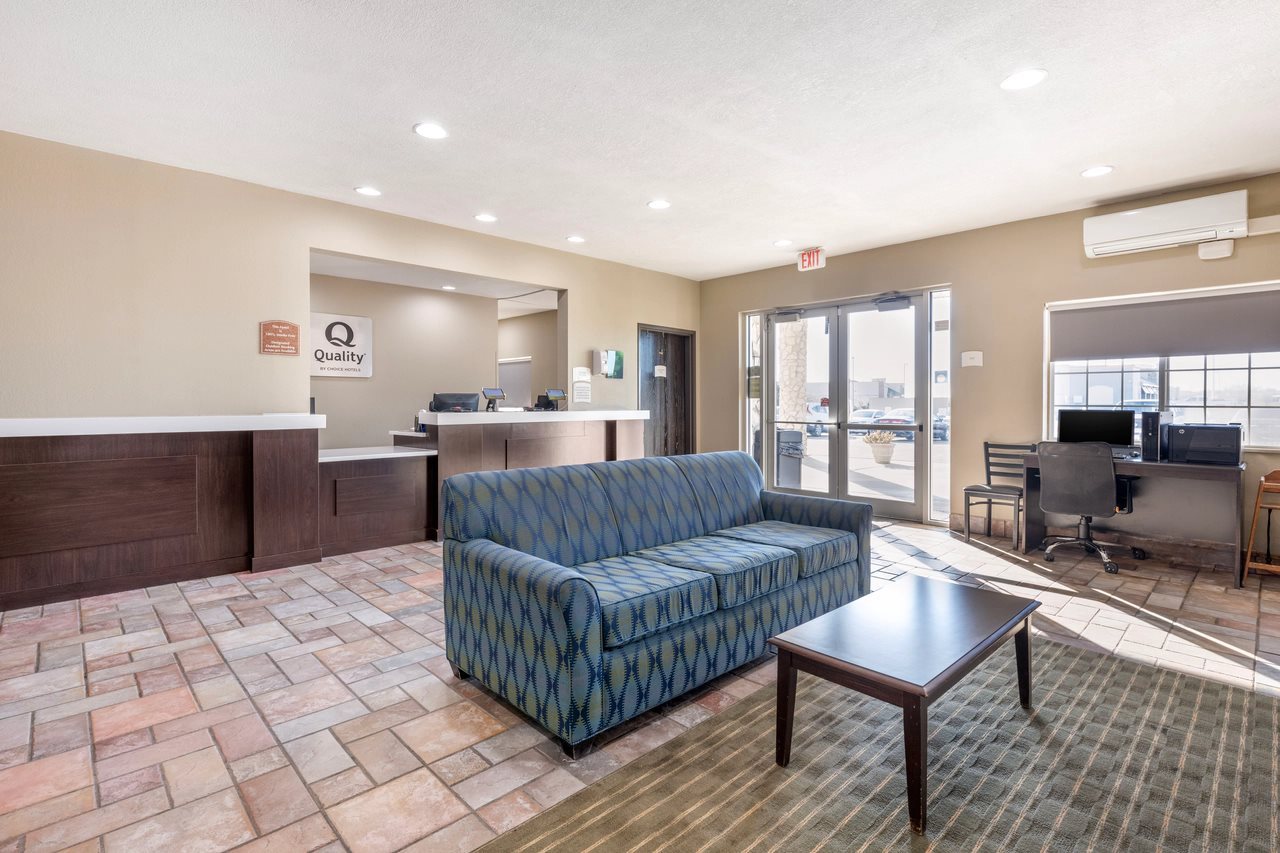 Quality Inn & Suites Lincoln North - photo 8