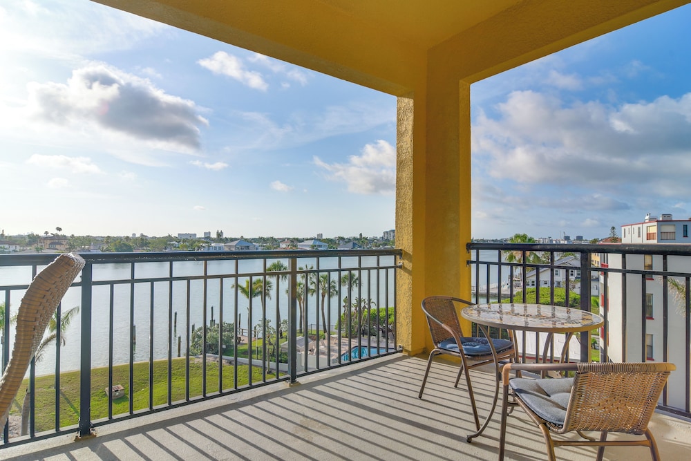 Treasure Island Condo w Bay view Balcony — 4-Star Luxury Hotel in Treasure Island, United States
