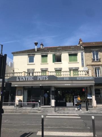 L'entre Pots — hotel in Sartrouville