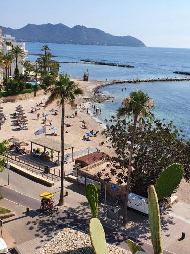 Apartamento Torre Bona Seafront 10 Meters From the Beach — 4-Star Luxury Hotel in Son Servera, Spain