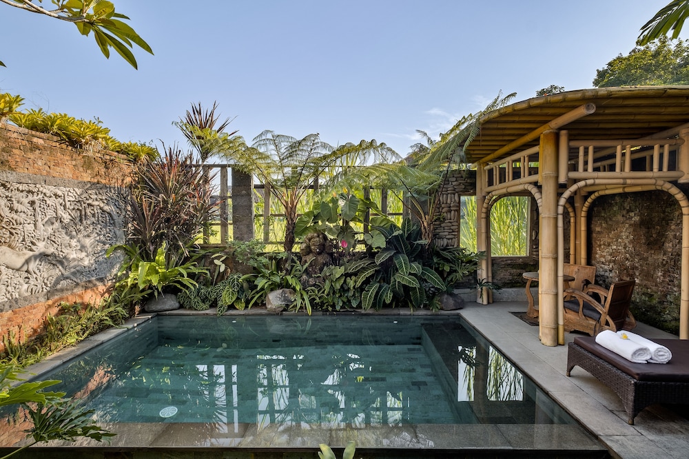 Roshan Ubud Villa — 4-Star Luxury Hotel in Ubud, Indonesia