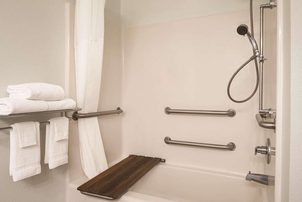 Country Inn & Suites by Radisson Waterloo IA - photo 7