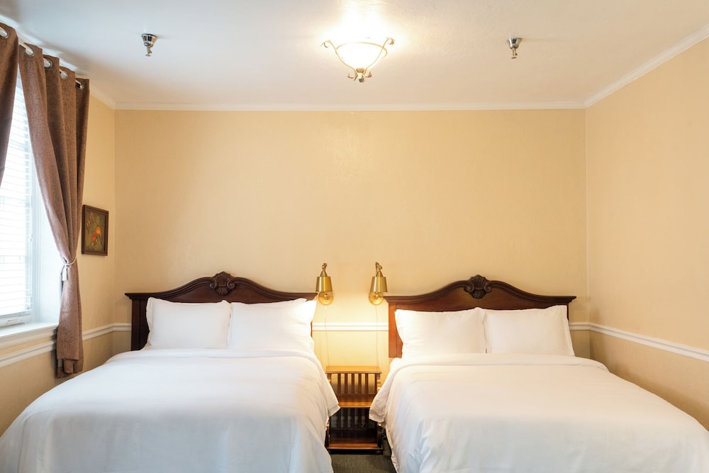 Lake Lure Inn & Spa - photo 20