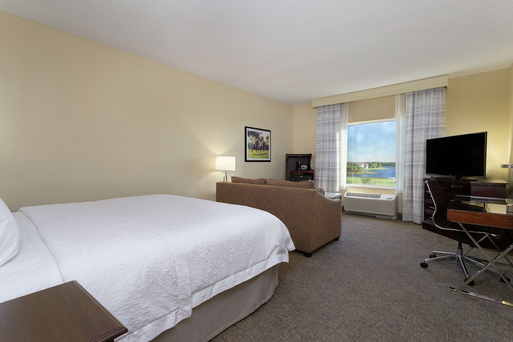 Hampton Inn & Suites Wellington - photo 13