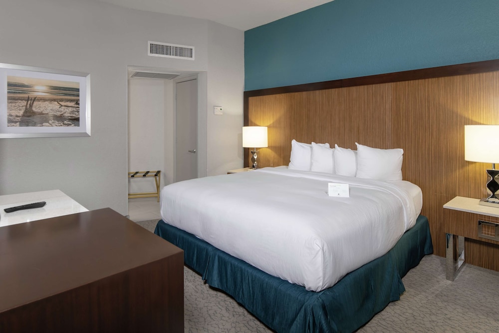 DoubleTree by Hilton Hotel Jacksonville Airport - photo 15