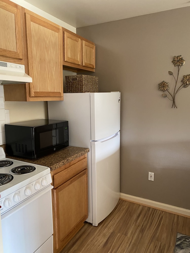 Affordable Corporate Suites Lanford - photo 30