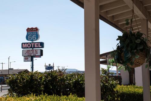 Historic Route 66 Motel - photo 3