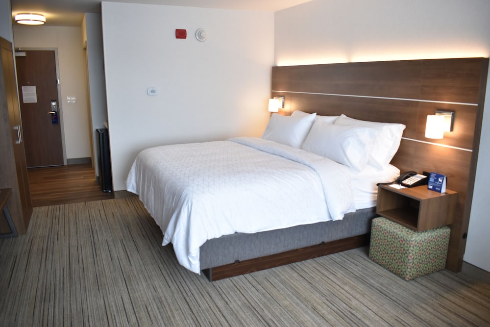 Holiday Inn Express & Suites Boston South Randolph by IHG - photo 3