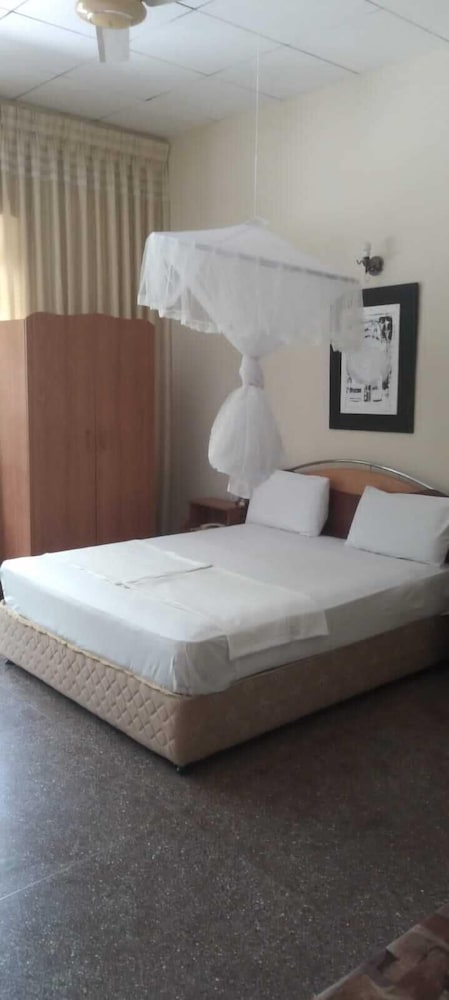 Milano Tourist Rest — Anuradhapura — photo 2