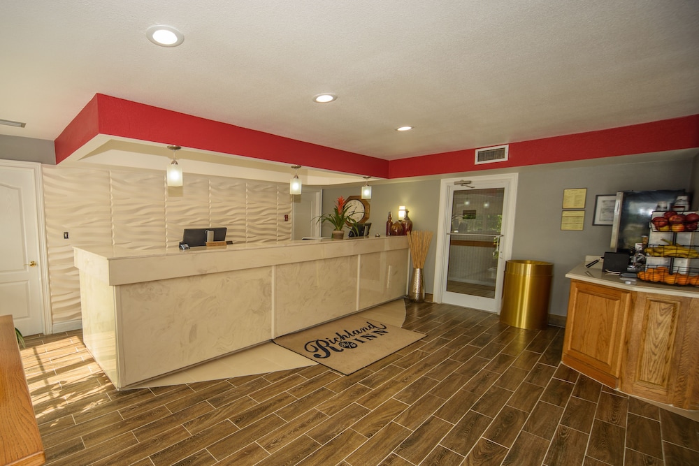 Richland Inn Lawrenceburg - photo 3