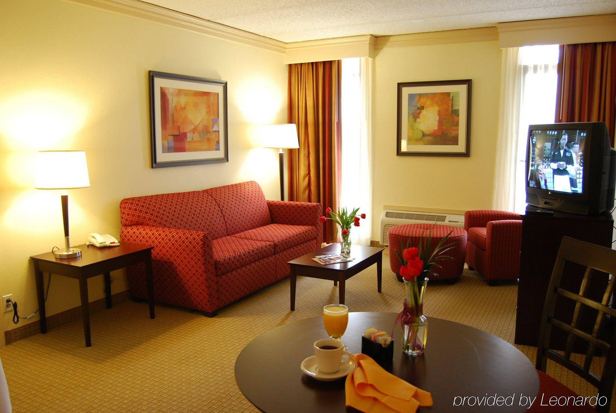 Love Field Hotel & Suites - photo 5