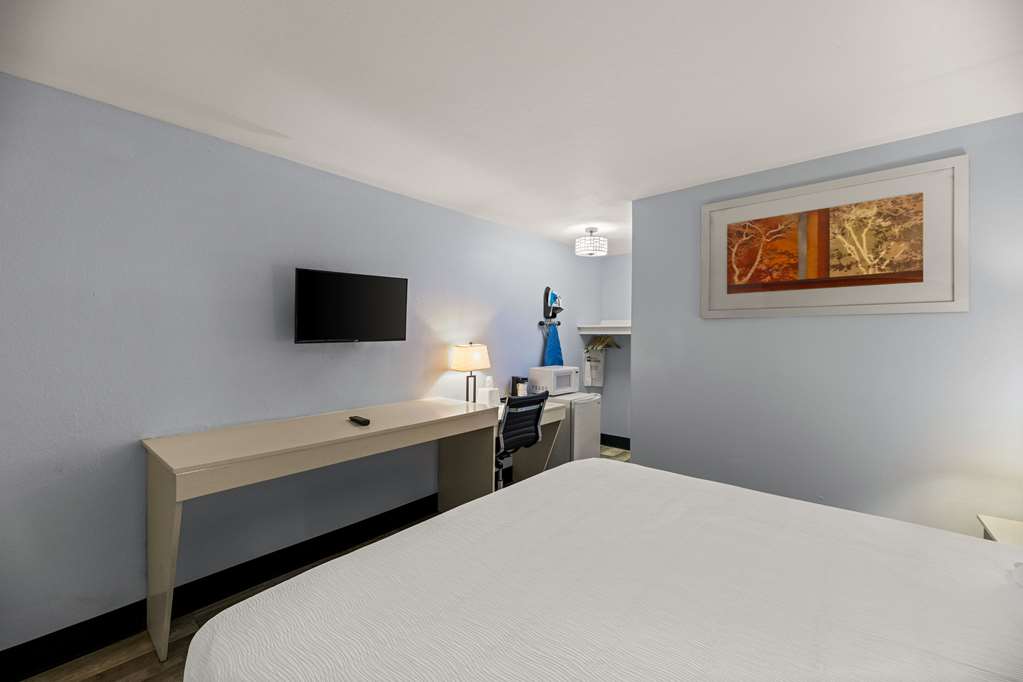 Rodeway Inn Midland South - photo 20