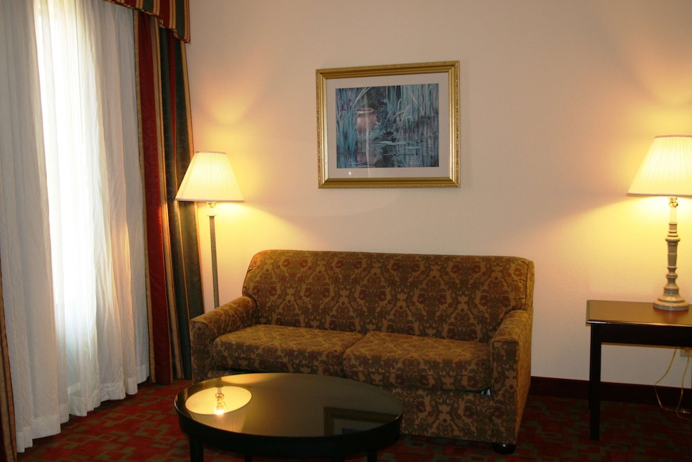 Hampton Inn Canton - photo 27