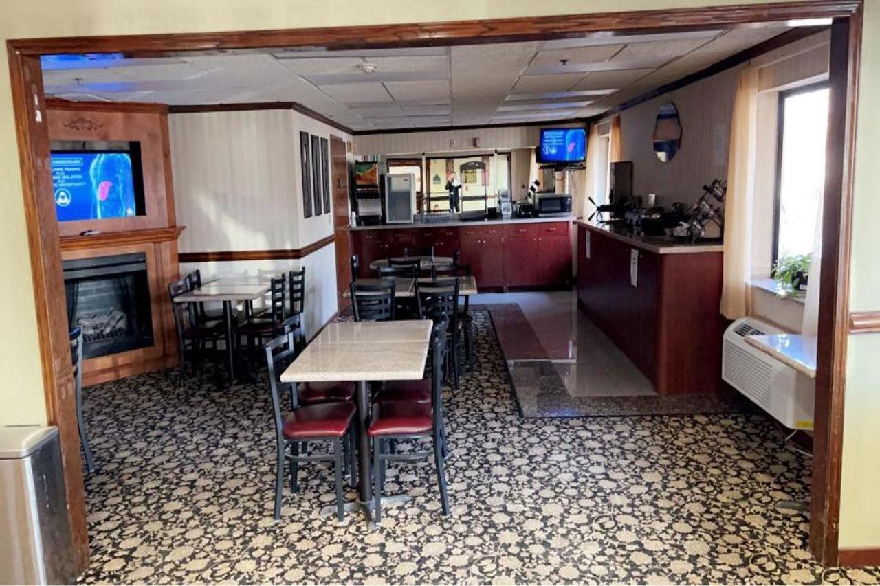 Baymont by Wyndham Battle Creek I 94 - photo 12