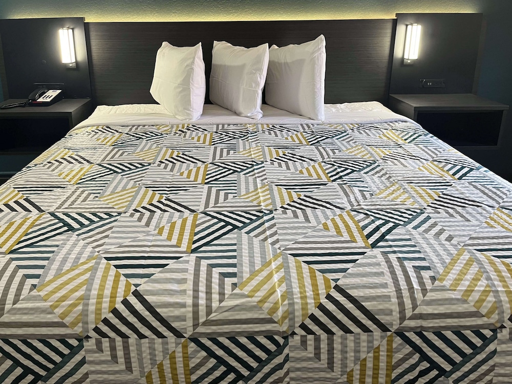 Studio 6 Huntsville Al University Drive - photo 4