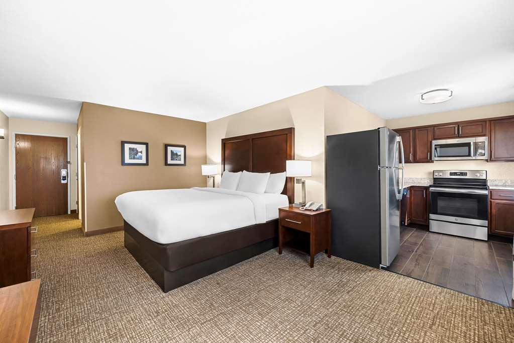 Comfort Inn & Suites Pueblo - photo 47